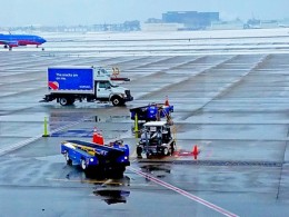The St. Louis ground crew did a great job... change of planes and on to Phoenix